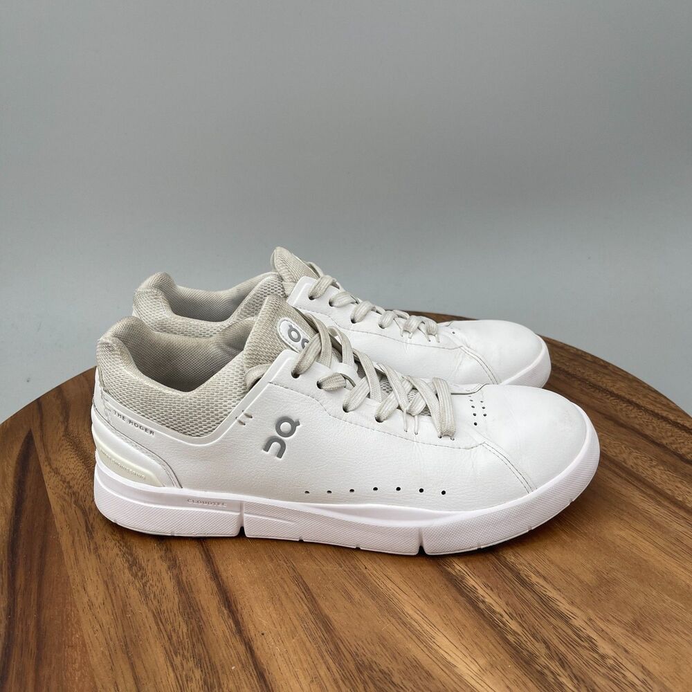On Cloud The Roger Shoes Womens Size 7.5 White Leather Casual Tennis Sneakers